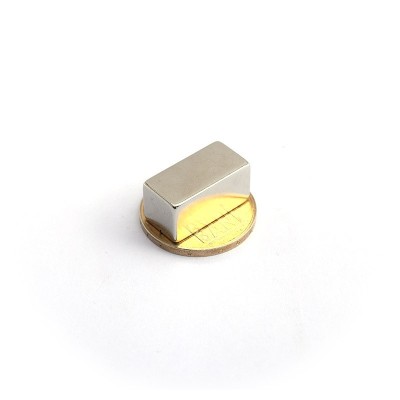 Magnet neodim bloc 20 x 10 x 10 mm - peste moneda de 50 bani
