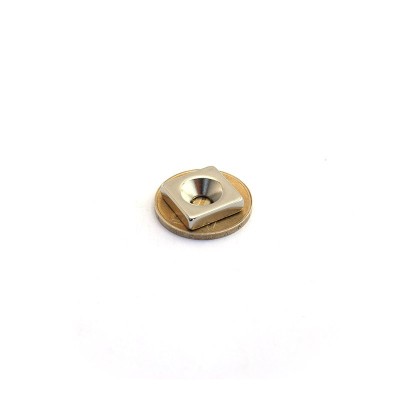 Magnet neodim bloc 15 x 15 x 4 mm cu gaura îngropată D4,5 D9,6 - N35 peste moneda