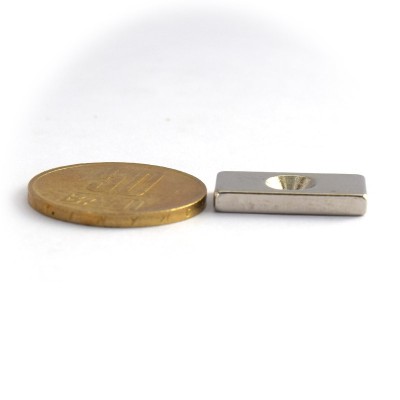 Magnet neodim bloc 20 x 10 x 5 mm cu gaura ingropata D4,5 D9,46 - N42 moneda