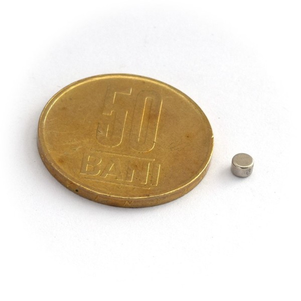 Неодимов магнит диск 3 x 2 мм - N35 с монета 50 стотинки