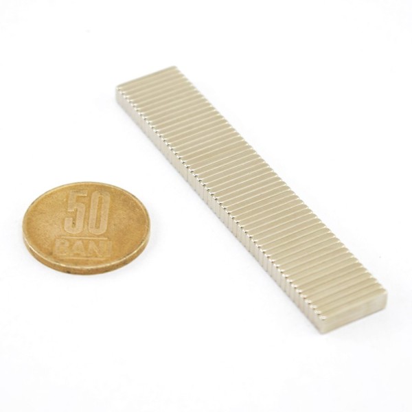 Magnet neodim bloc 14 x 4 x 1,5 mm - N42SH - NiCuNi grup cu moneda de 50 bani