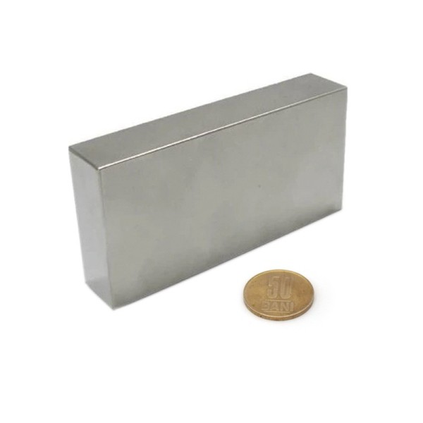Magnet neodim bloc 100 x 50 x 20 cu moneda de 50 bani