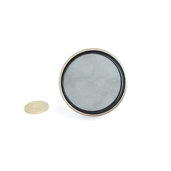 Феритен магнит тенджера Ø63 мм с монета 50 стотинки, изглед отдолу, феритен магнит