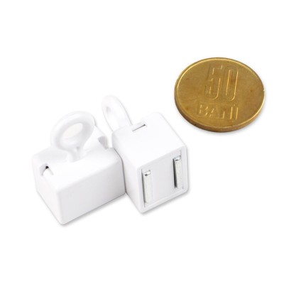 Magnet ferită prindere cu lamele metalice 19 x 14 x 30 mm 2 buc. cu 50 bani
