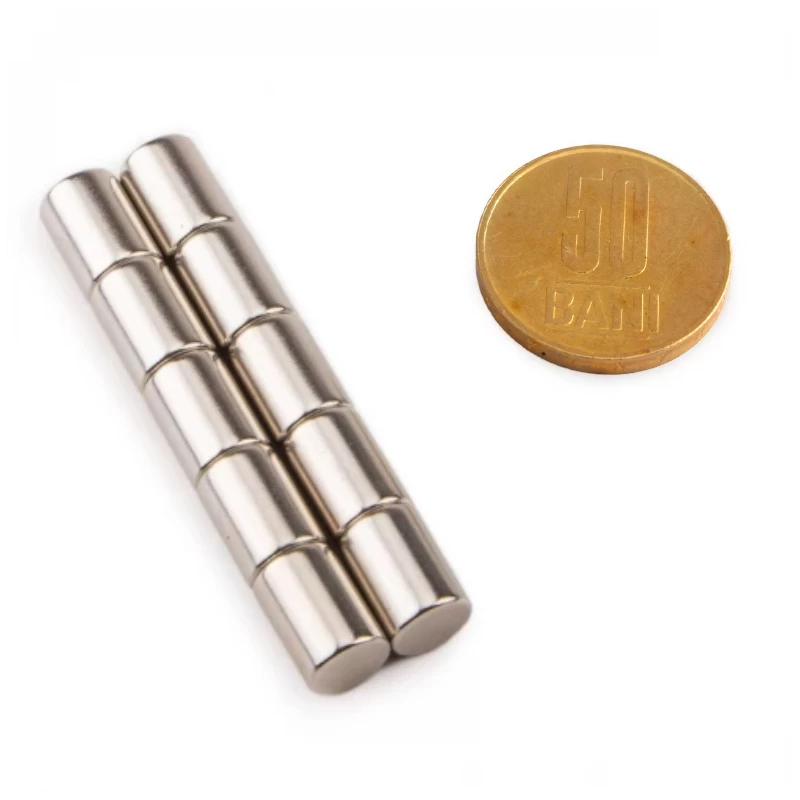 Magnet neodim cilindru 8 x 11 mm cu moneda de 50 bani