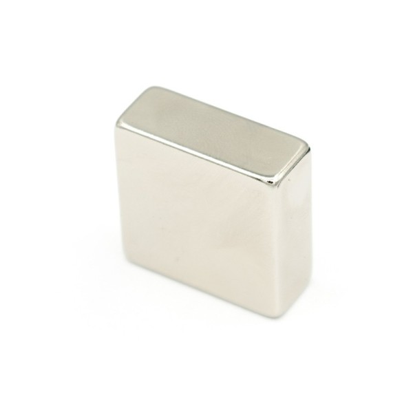 Неодимов магнит блок 25 x 25 x 10 мм вертикален