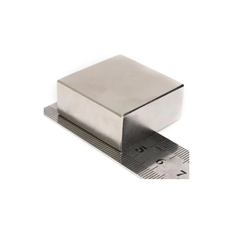 Magnet neodim bloc 40 x 40 x 20 mm cu riglă de metal