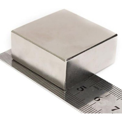 Magnet neodim bloc 40 x 40 x 20 mm cu riglă de metal