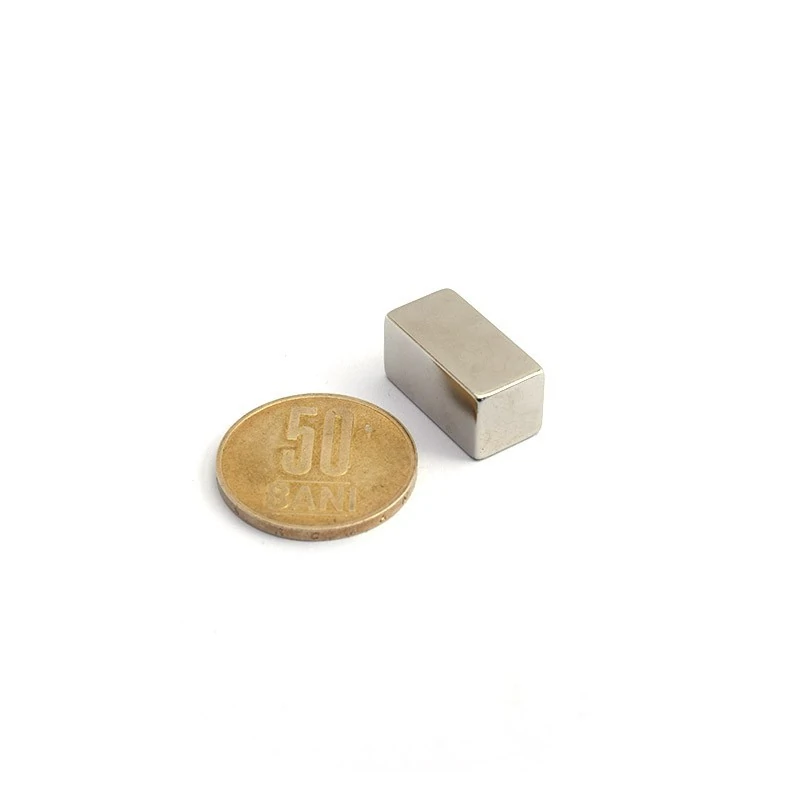 Magnet neodim bloc 20 x 10 x 10 mm - cu moneda de 50 bani - 1