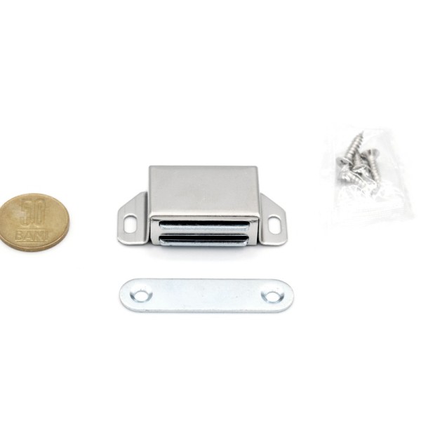 Închizător magnetic din oțel pt. uși de mobilier 53 x 25 x 13,5 - cu moneda de 50 bani