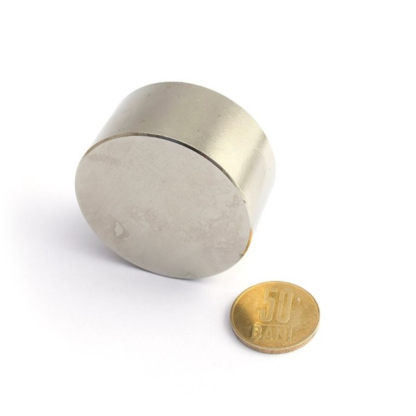Magnet neodim disc 50 x 25 mm - N45 cu moneda