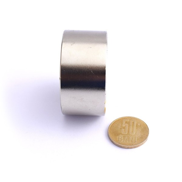 Magnet neodim disc 50 x 25 mm - N45 cu moneda