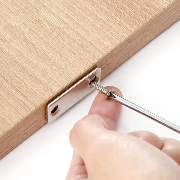 Închizător magnetic ultra subțire din neodim pt. uși de mobilier 41 x 17 x 2,3 - prindere prin înșurubare